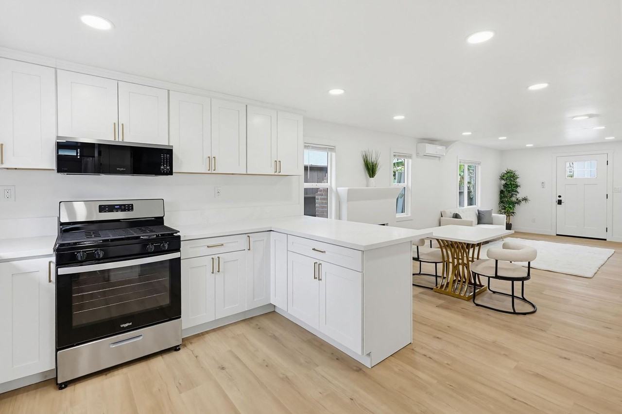 4853 Long Branch Ave - Photo 5 of 9