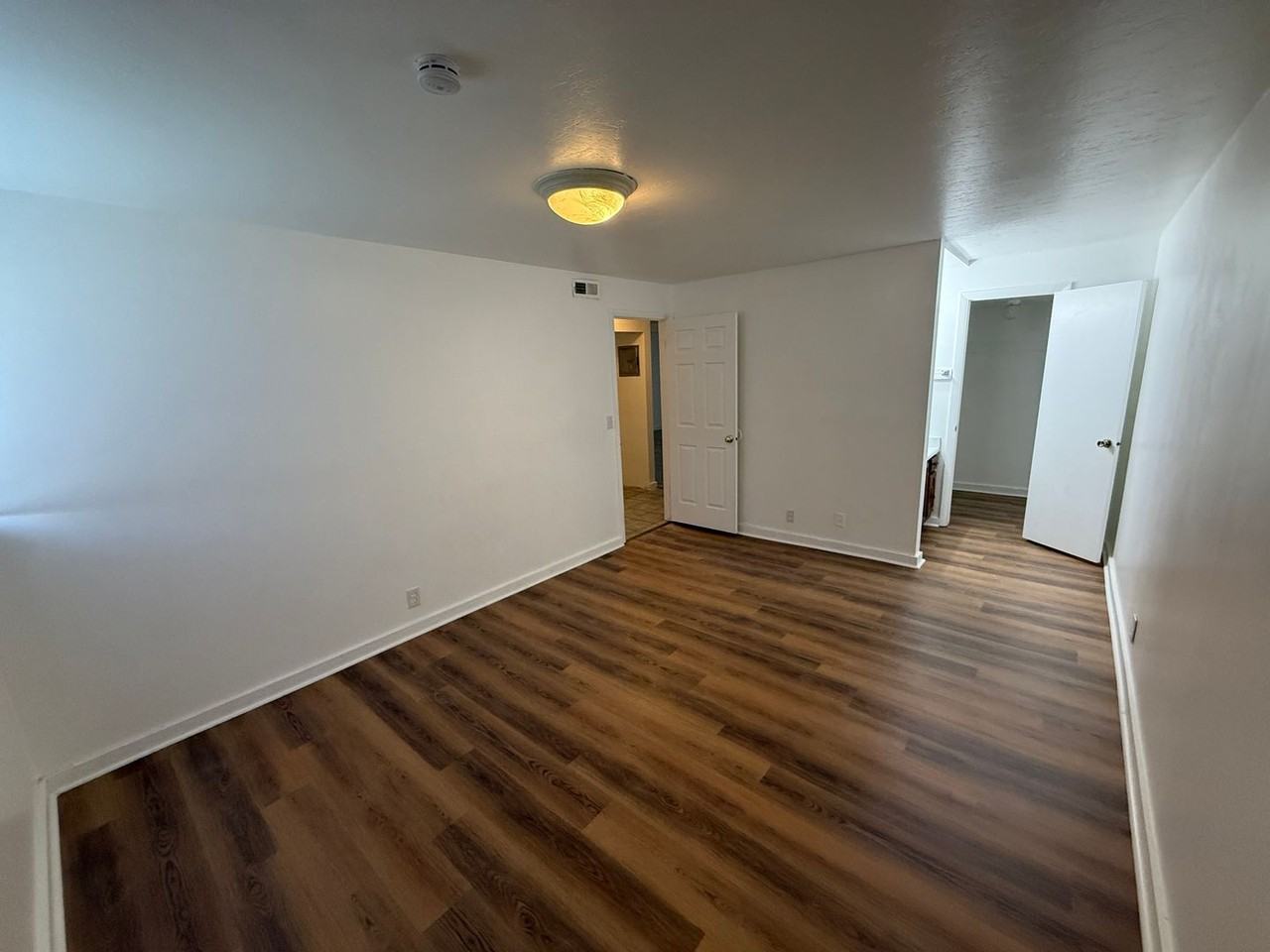 3372 S 200 E - Photo 7 of 11