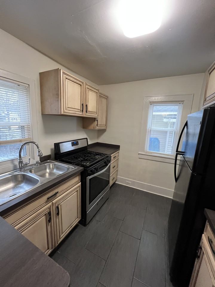 1617 Turner St #1 - Photo 2 of 21