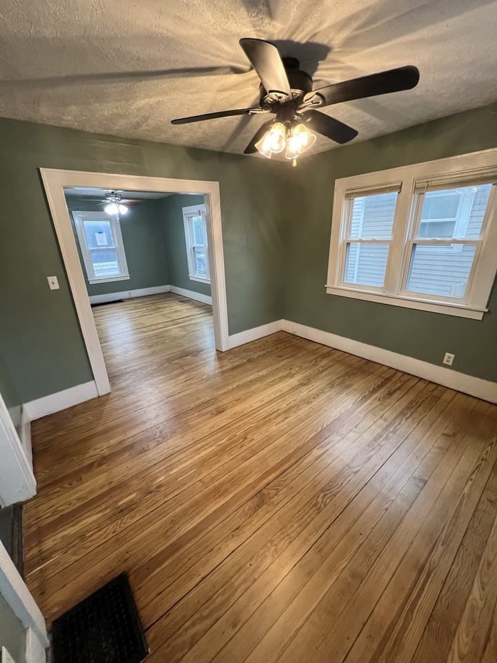 1617 Turner St #1 - Photo 5 of 21
