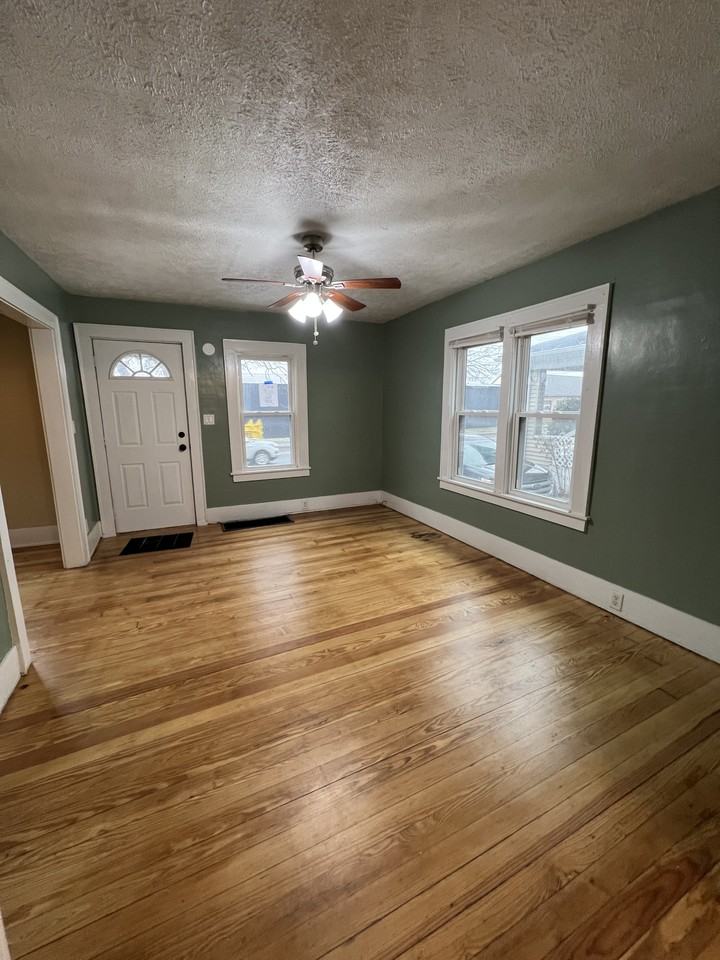 1617 Turner St #1 - Photo 6 of 21