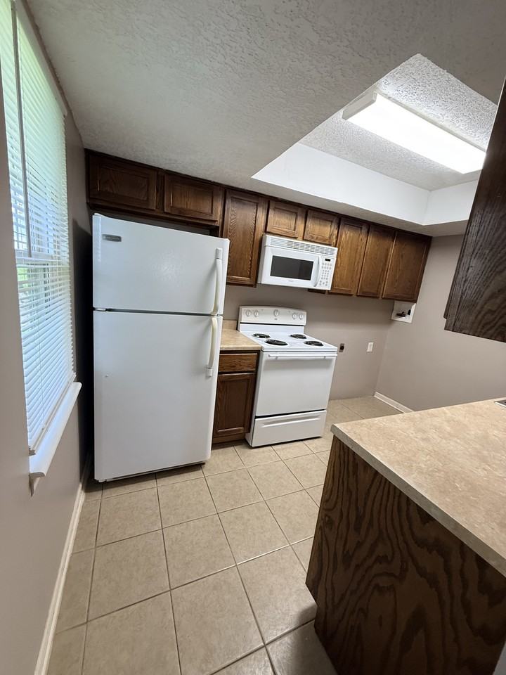10009 Nw Jones Dr #A - Photo 6 of 12