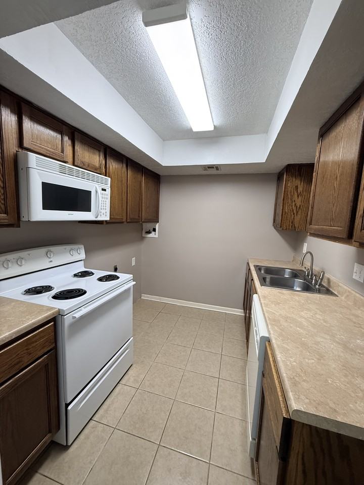 10009 Nw Jones Dr #A - Photo 7 of 12