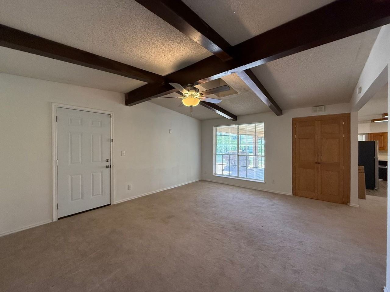 728 Spencer St - Photo 7 of 20