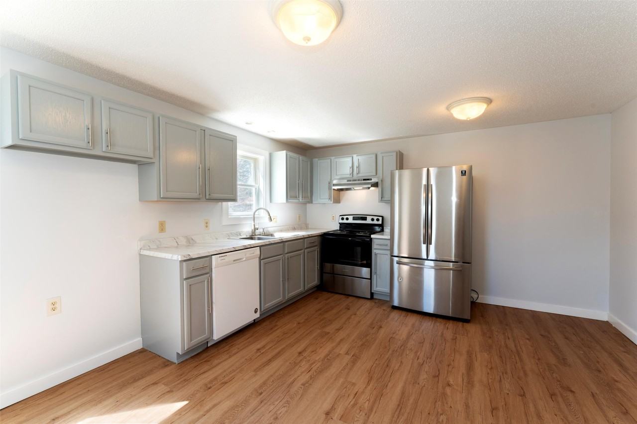 7 Colby Way #A - Photo 3 of 22