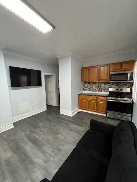 301 Maple St2 #2 - Photo 4 of 16