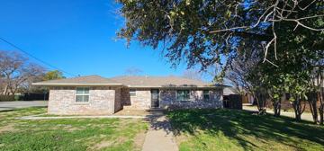 featured image of 1401 E Sherman Dr