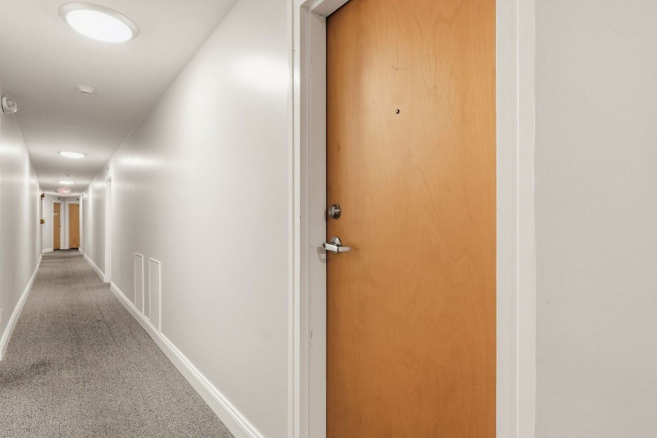 79 W Market St #G - Photo 6 of 41