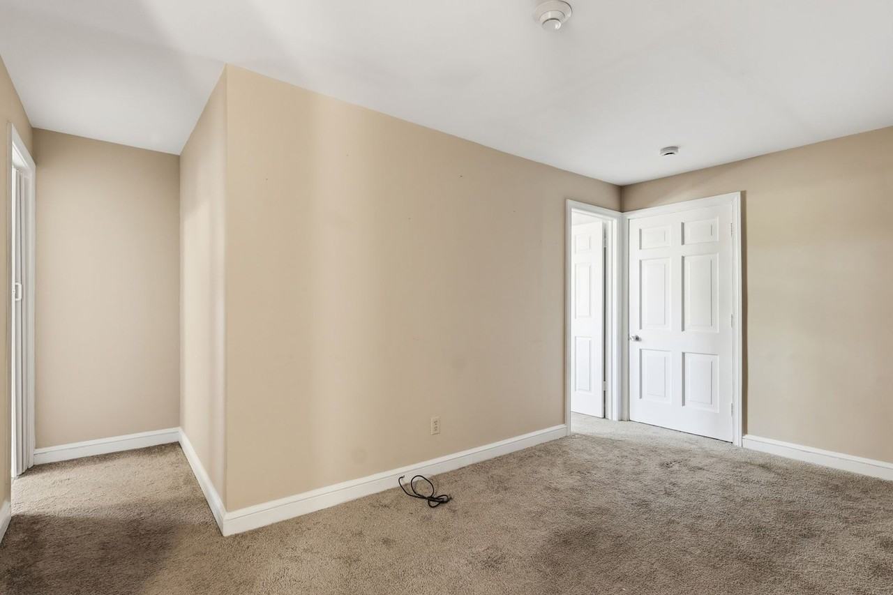 79 W Market St #G - Photo 7 of 41