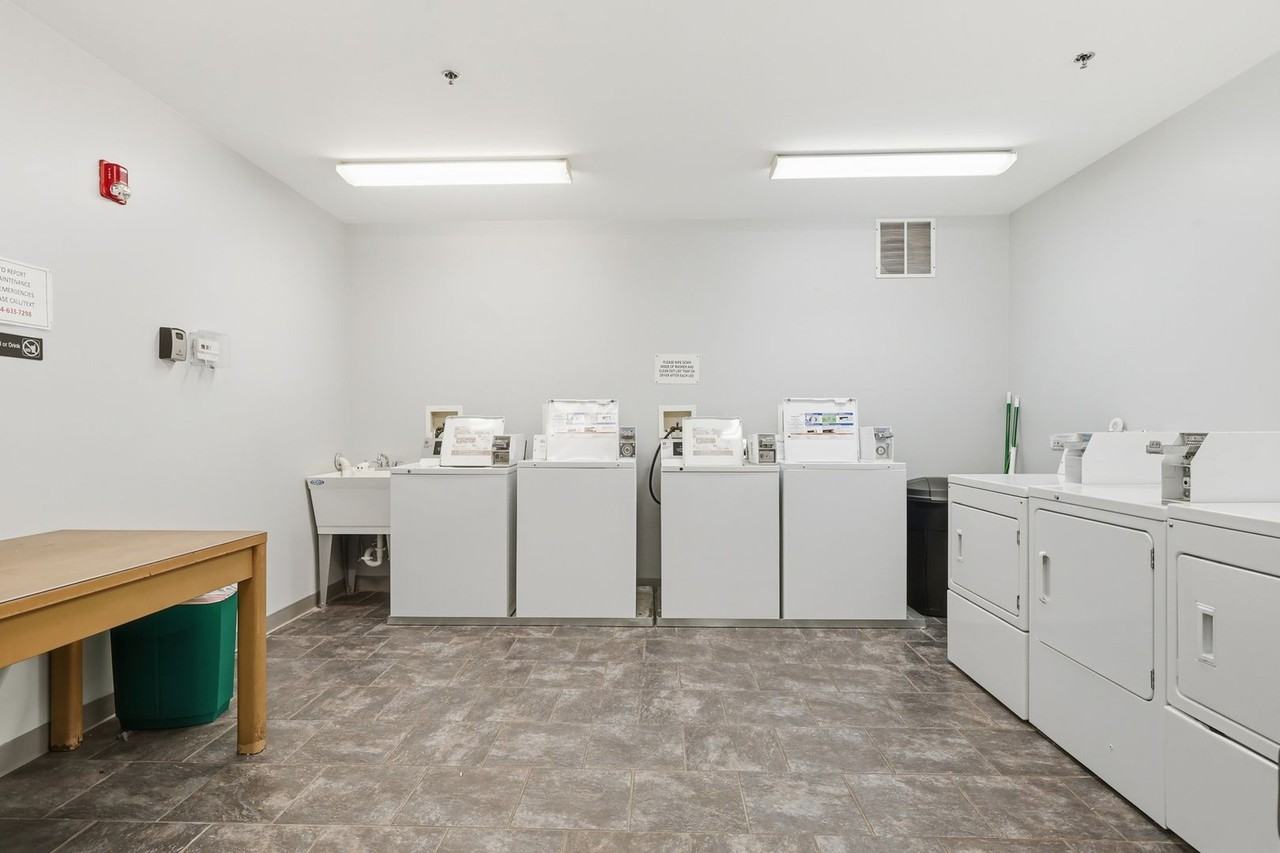 79 W Market St #G - Photo 5 of 41