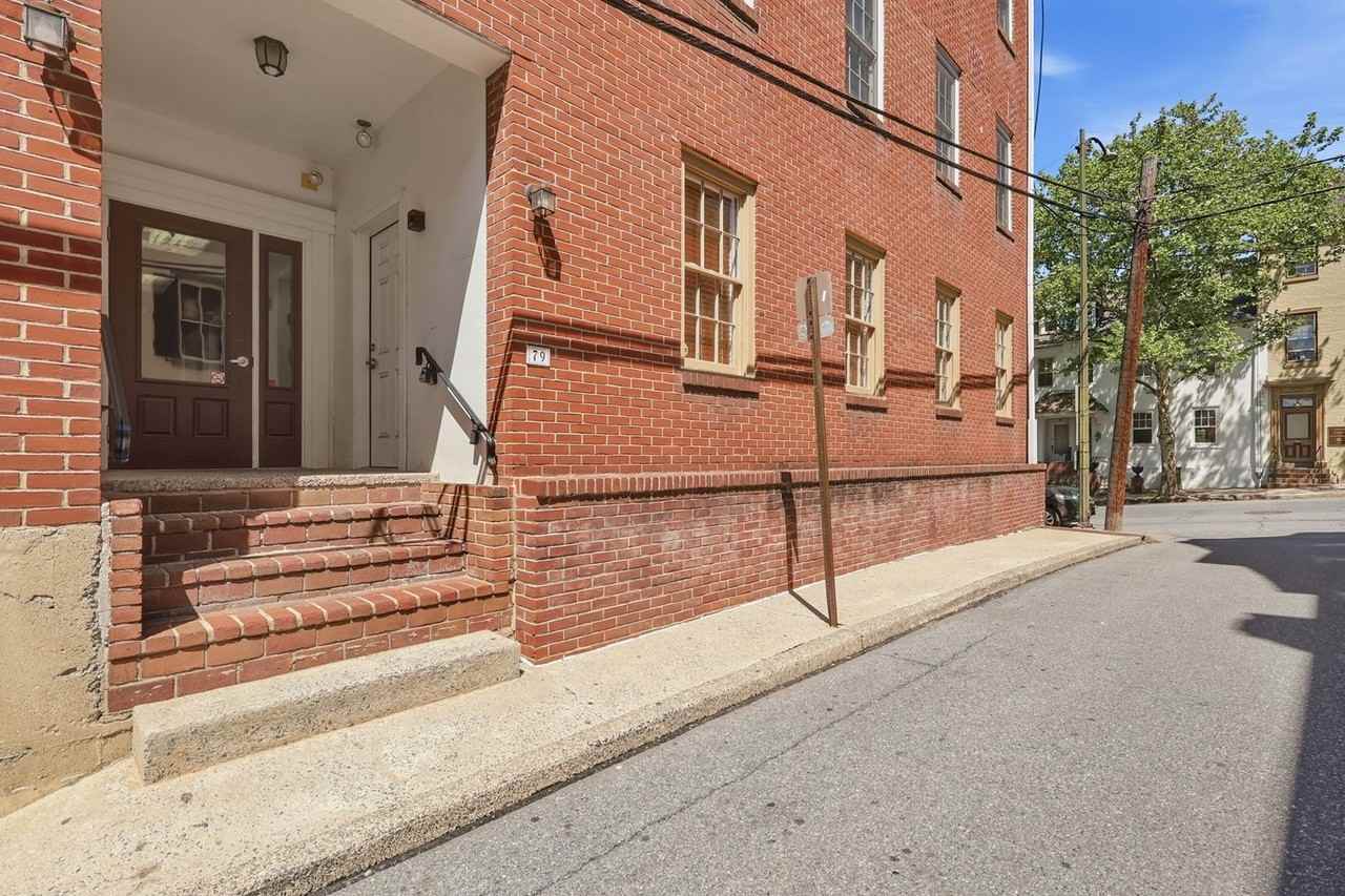 79 W Market St #G - Photo 2 of 41