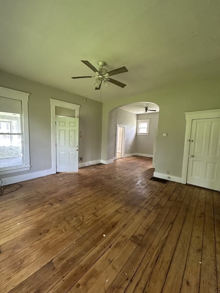 511 S Proud St #1 - Photo 5 of 13