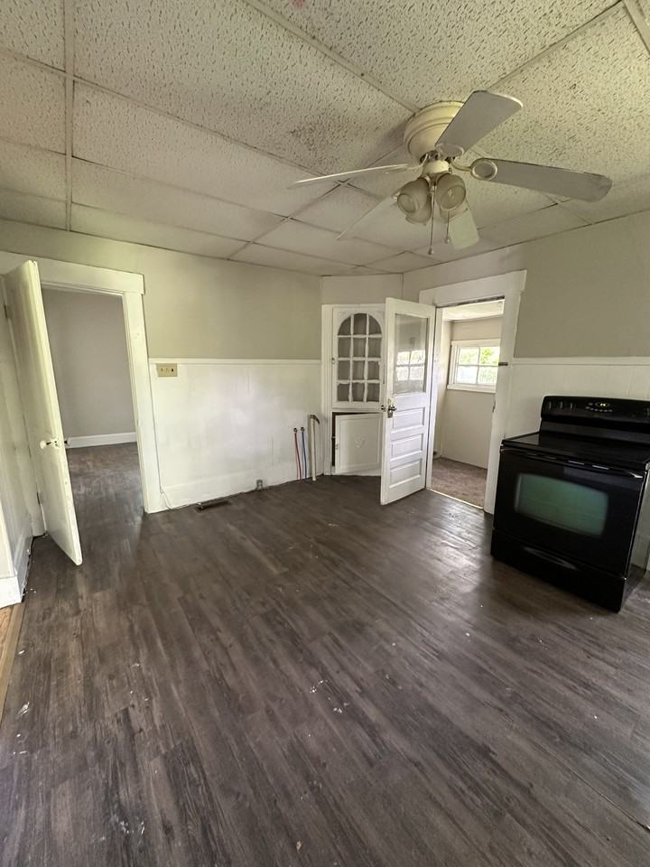 511 S Proud St #1 - Photo 2 of 13