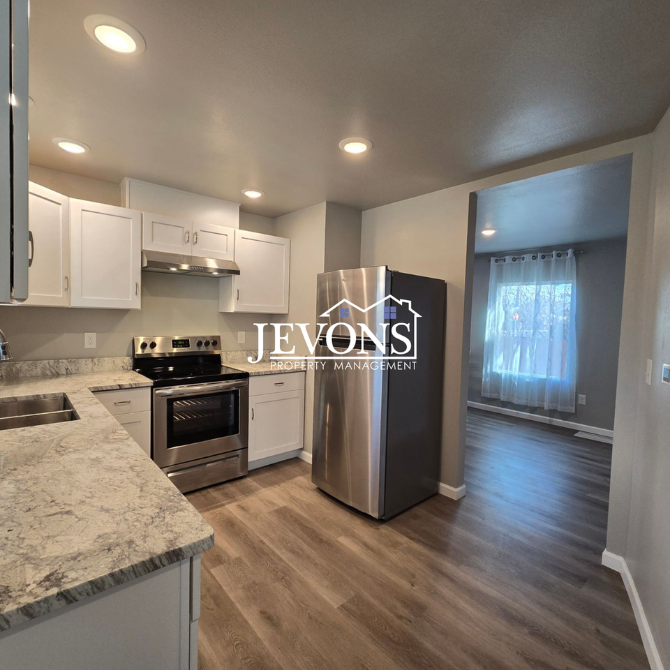 1206 W Nob Hill Blvd - Photo 4 of 18
