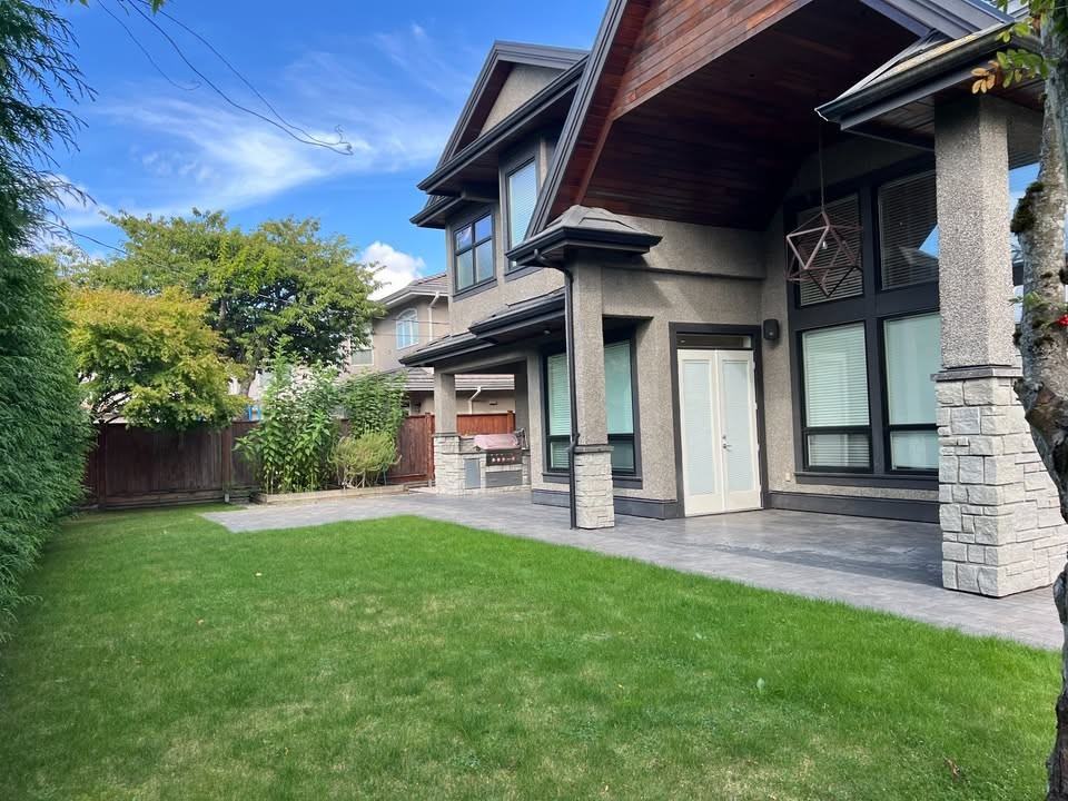 8451 Fairbrook Cres #1 - Photo 7 of 23