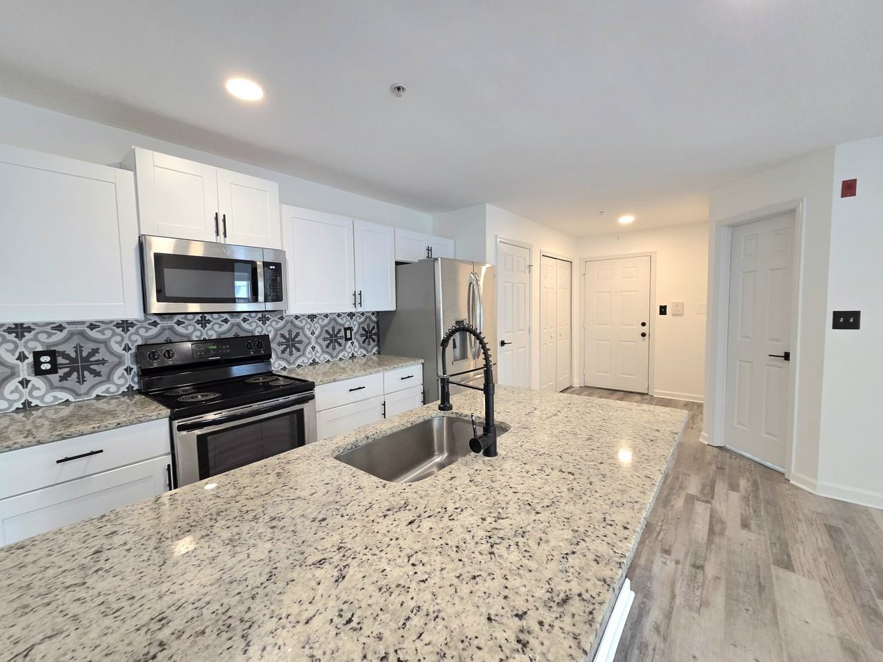 9720 Lake Pointe Ct #1 - Photo 3 of 46