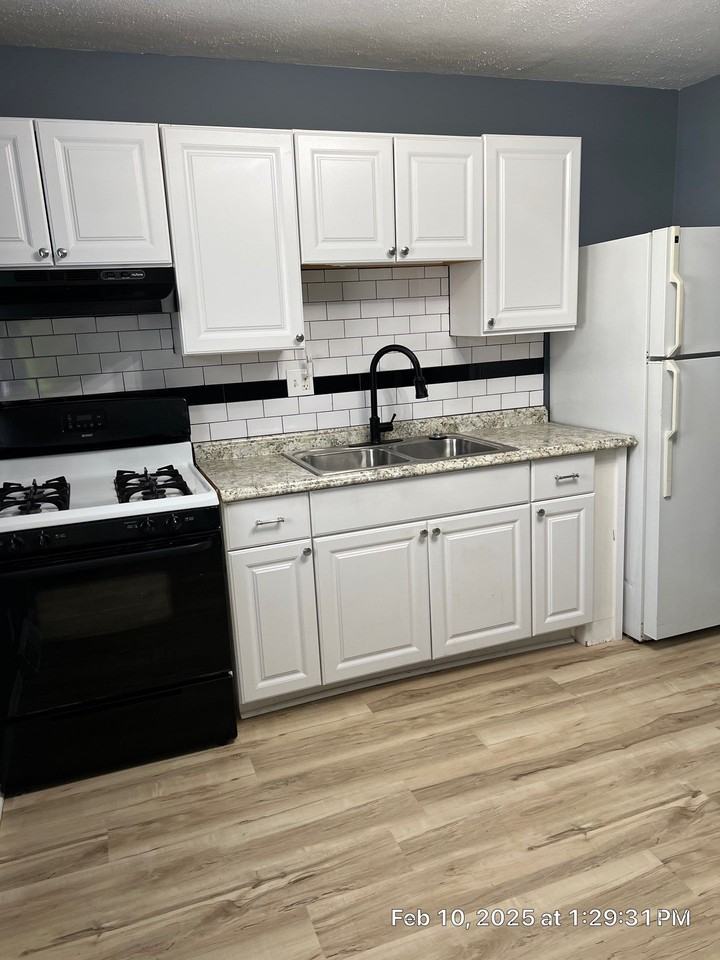 2201 Gaebler Ave #A - Photo 4 of 11