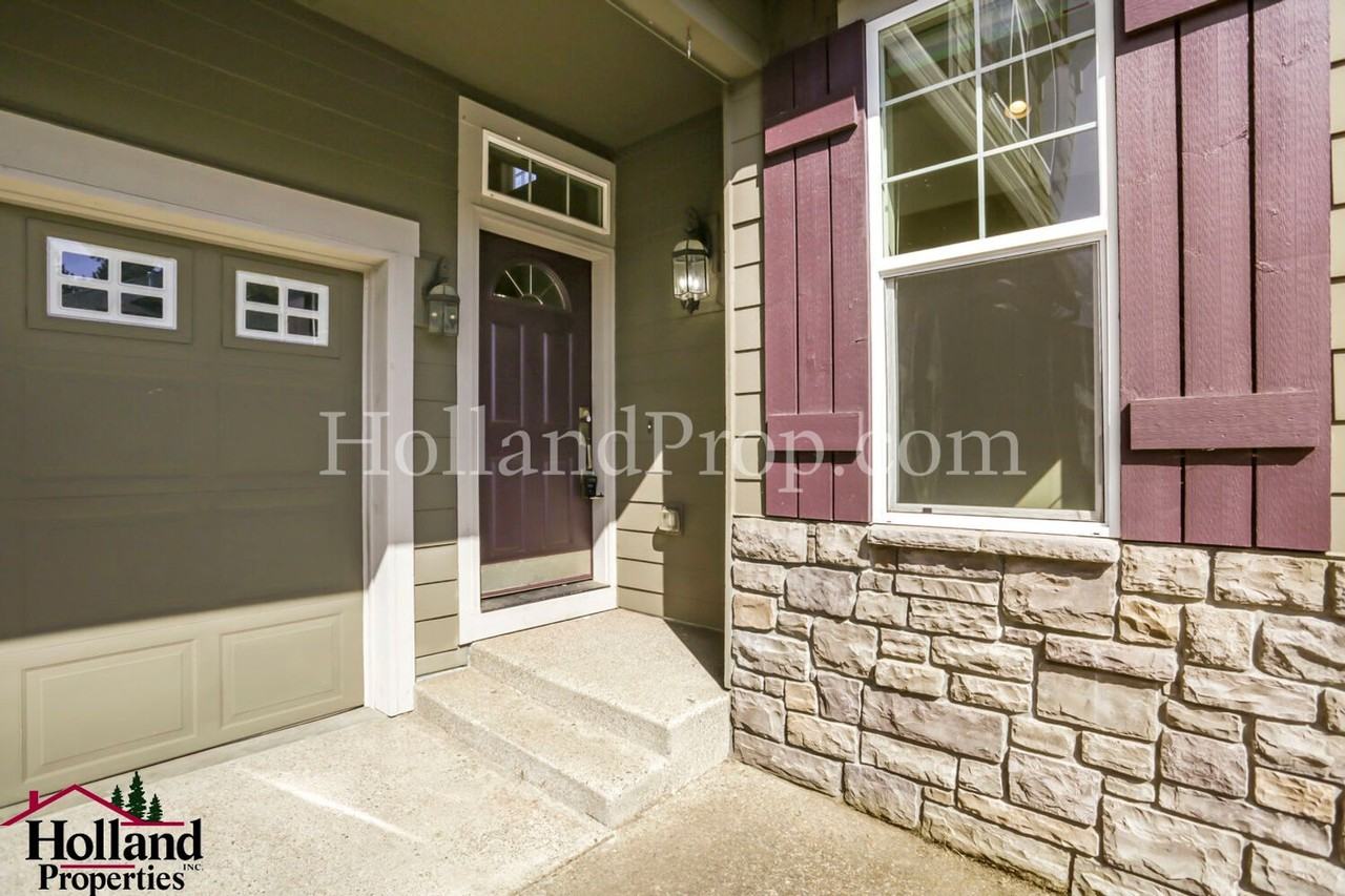 2047 Se 48th Ave - Photo 3 of 29