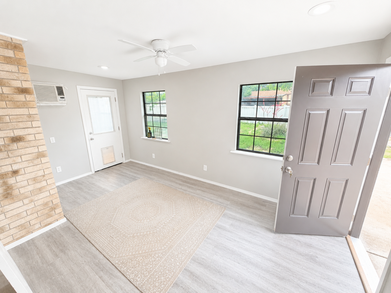 3225 Southland Blvd #1 - Photo 2 of 11