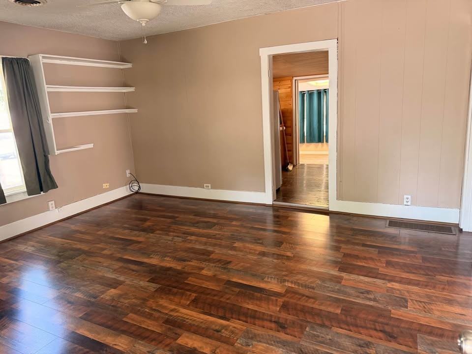 229 Osborne St #1 - Photo 3 of 11