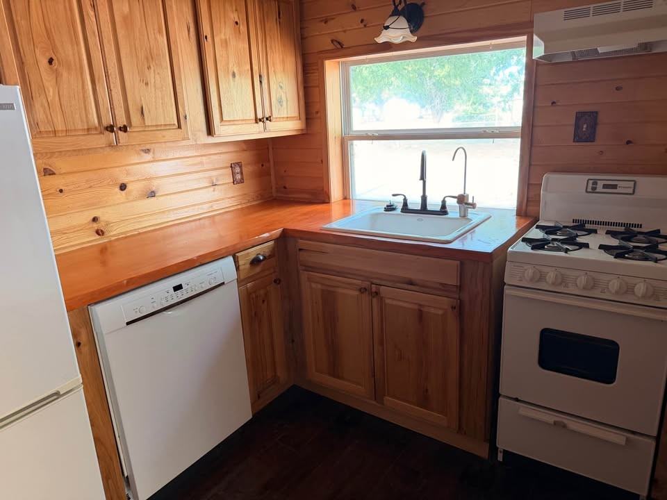 229 Osborne St #1 - Photo 5 of 11
