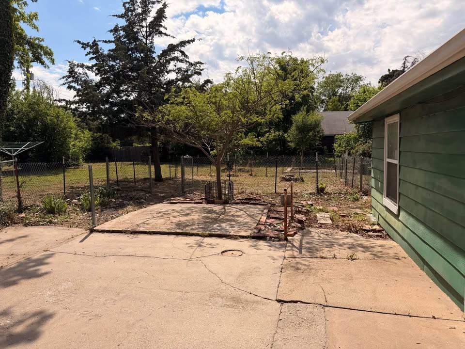229 Osborne St #1 - Photo 6 of 11