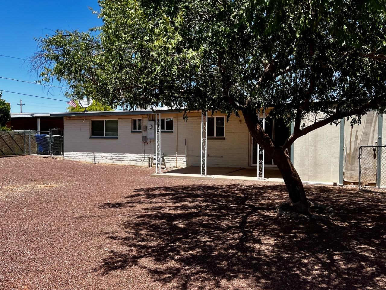 8024 E Victoria Dr #1 - Photo 4 of 28