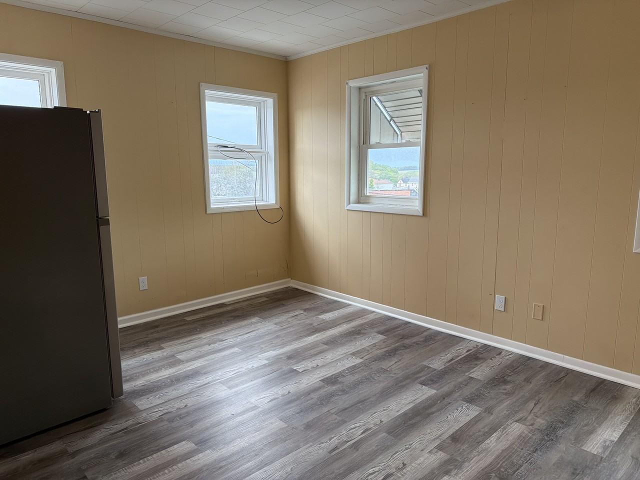 120 E 1st Ave #301 - Photo 4 of 8