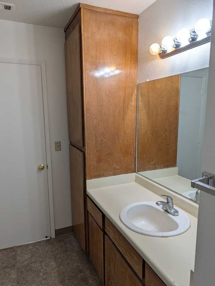 2333 Ferry St - Photo 7 of 22