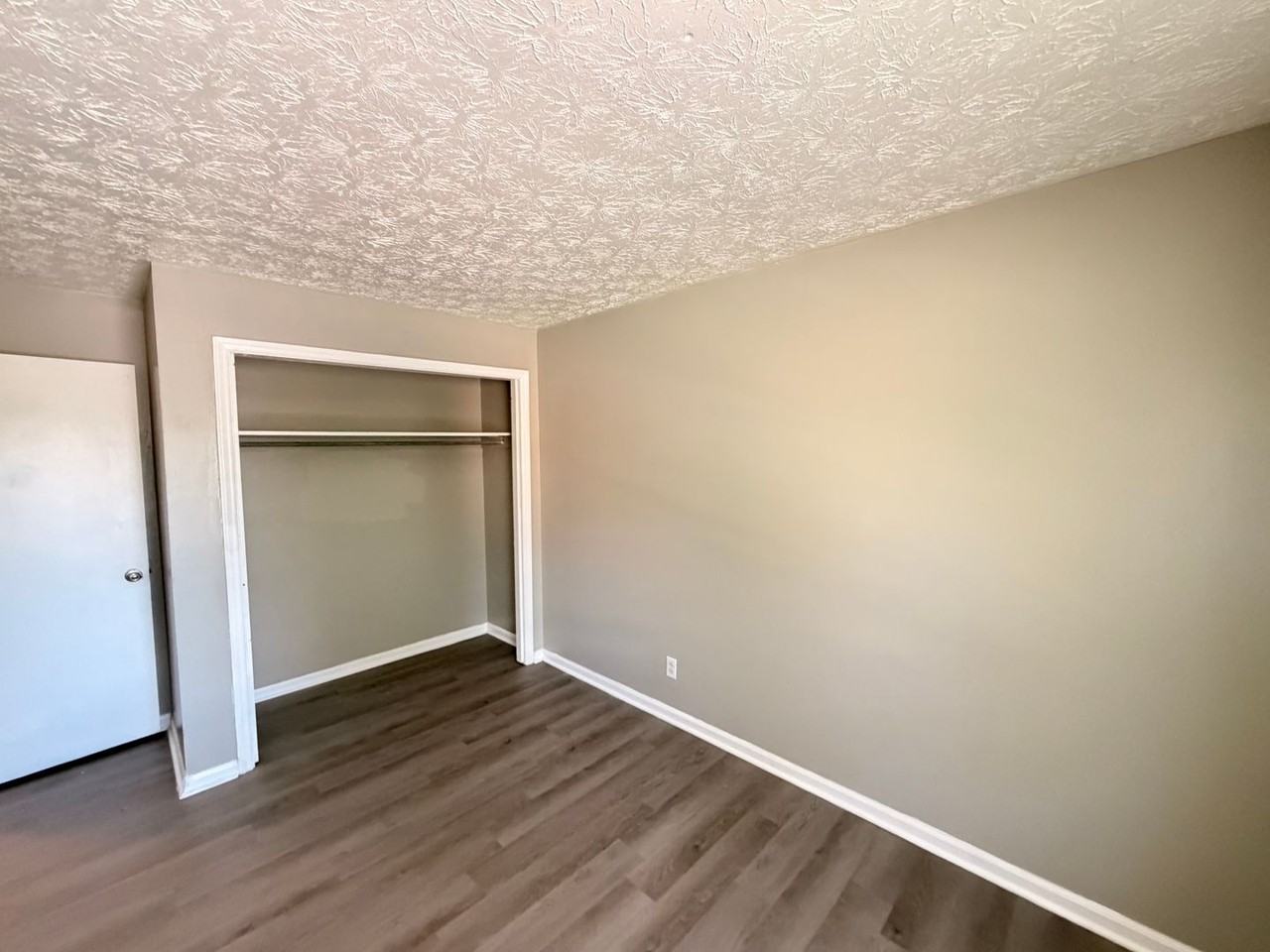 1582 Martha Ct - Photo 7 of 17