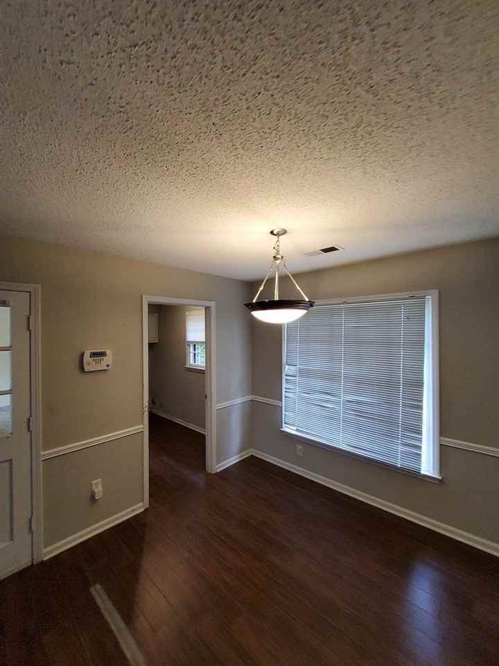 7068 Snyder Rd - Photo 3 of 5