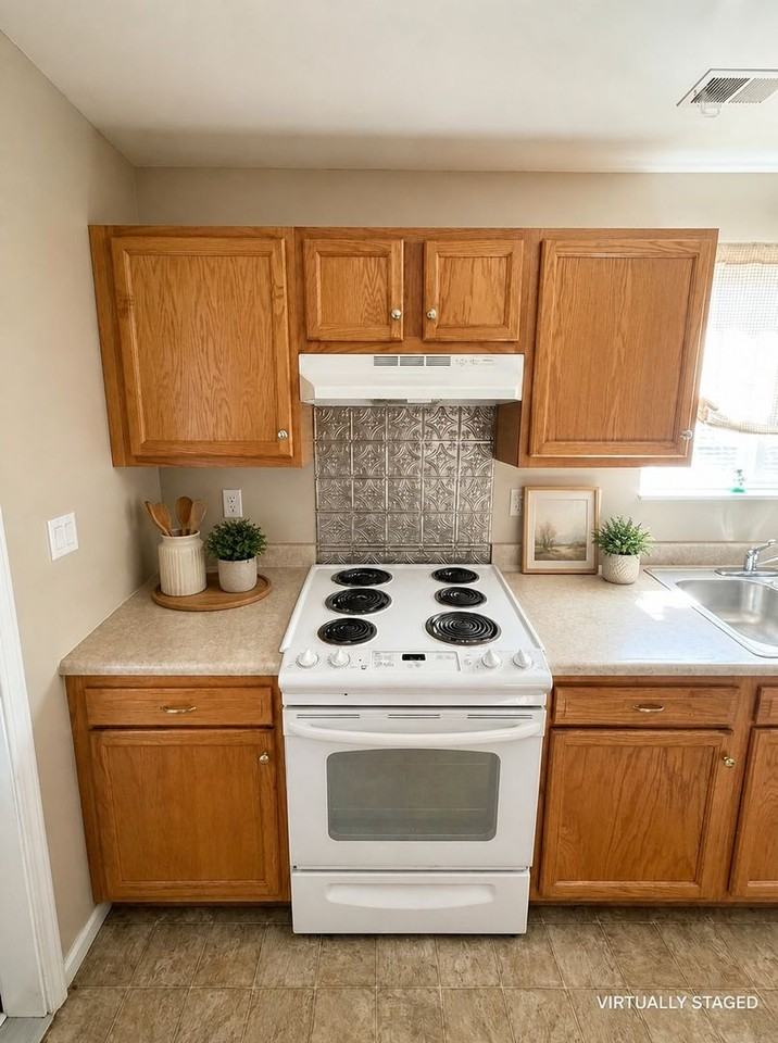 821 W 1st St - Photo 3 of 9