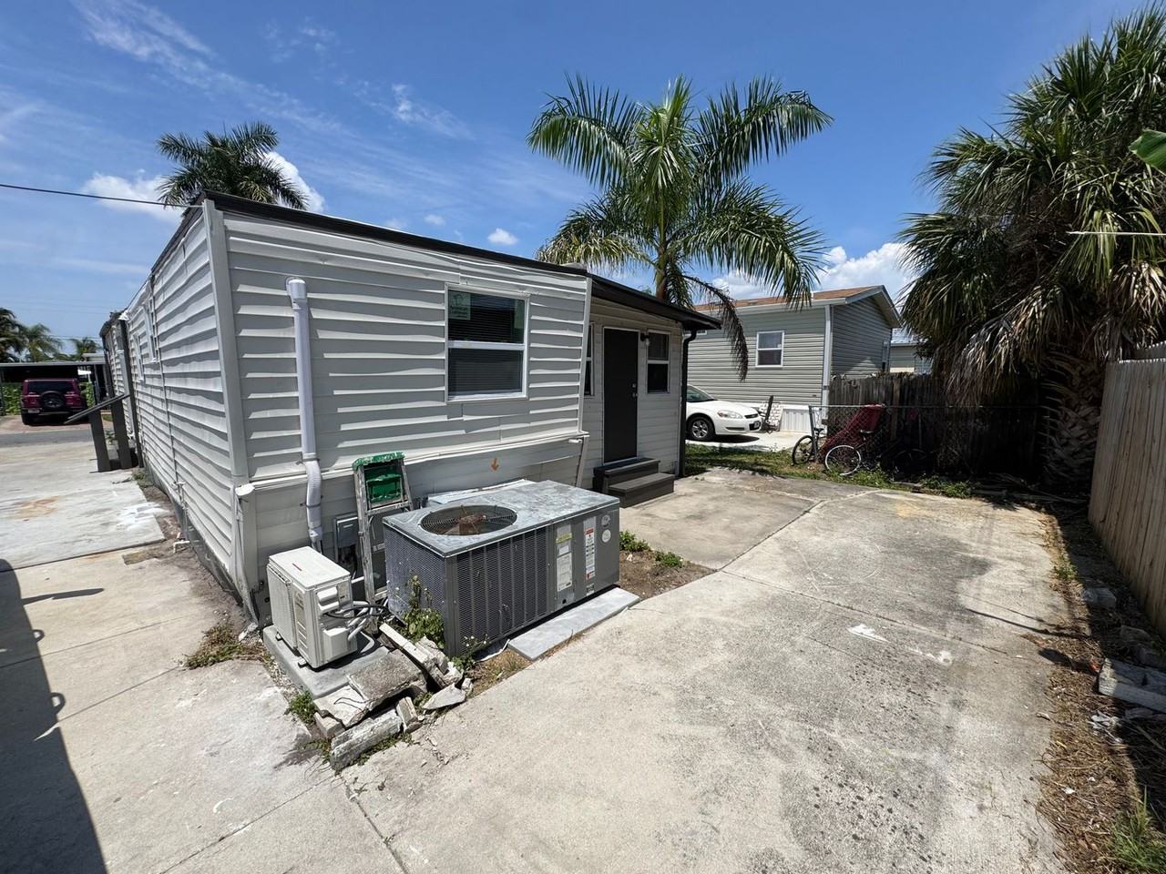 512 51st Avenue Dr W - Photo 4 of 15