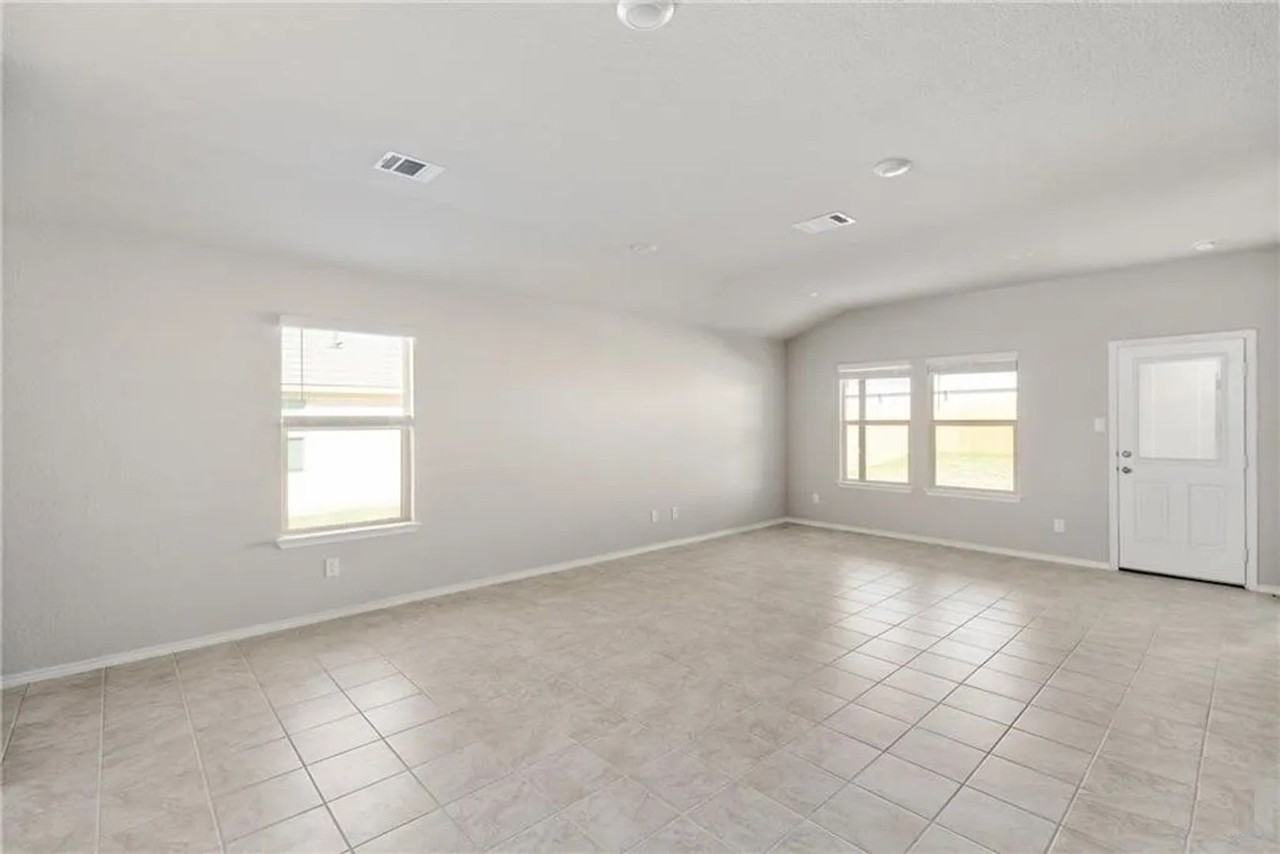1706 Jarma Dr - Photo 4 of 12