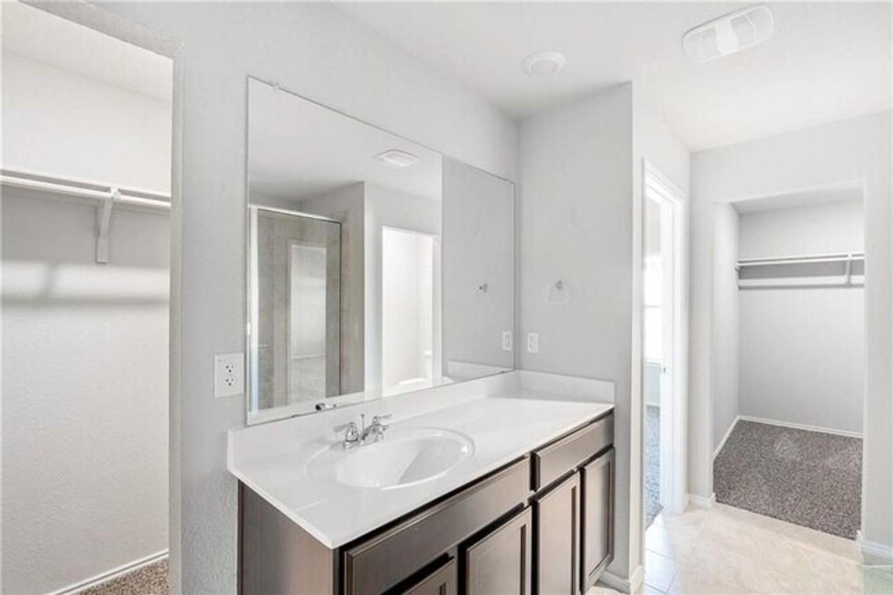 1706 Jarma Dr - Photo 7 of 12