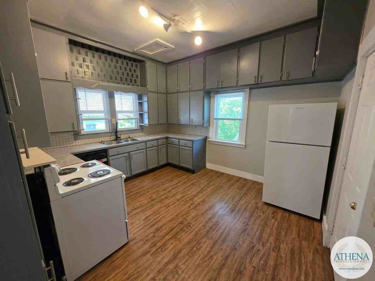 412 North St - Photo 5 of 14