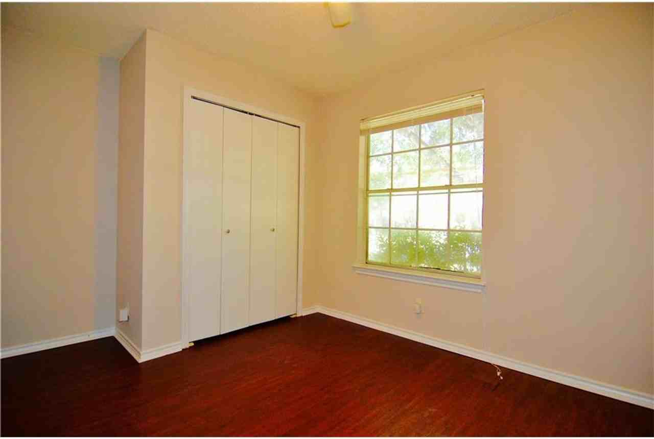 9101 Palace Pkwy - Photo 6 of 10