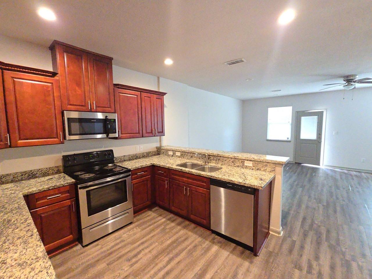 626 Magnolia Bnd - Photo 5 of 26
