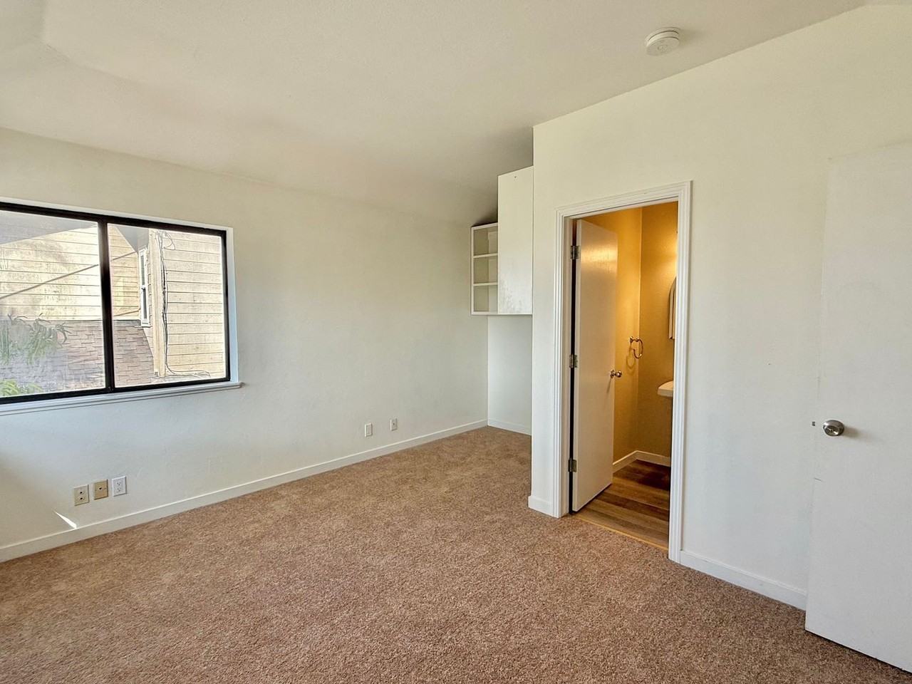 3070 Chronicle Ave - Photo 7 of 33