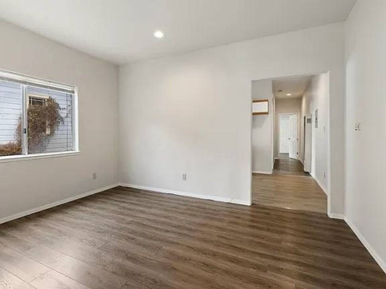 1619 Fairview St - Photo 2 of 11