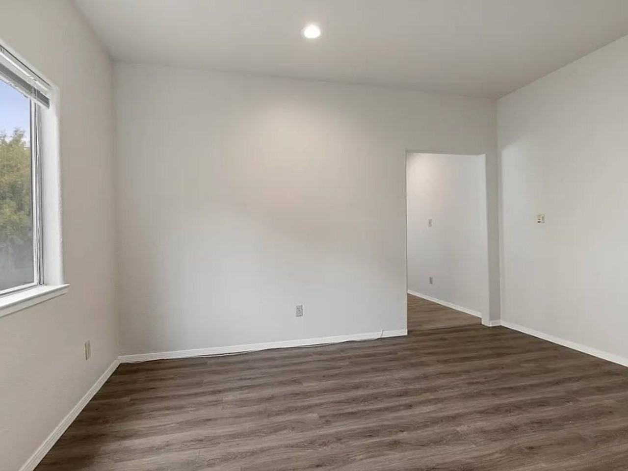1619 Fairview St - Photo 6 of 11