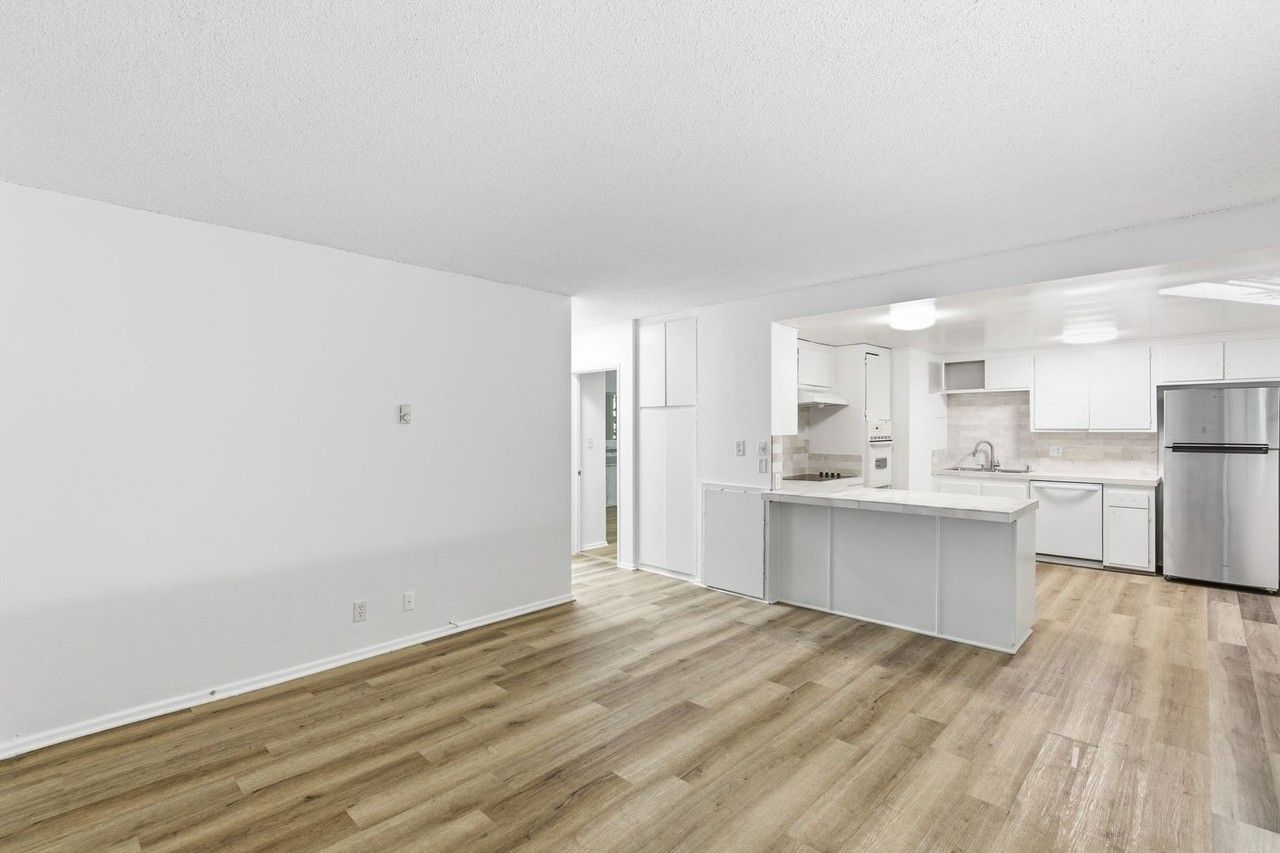 1015 S Westgate Ave - Photo 2 of 30