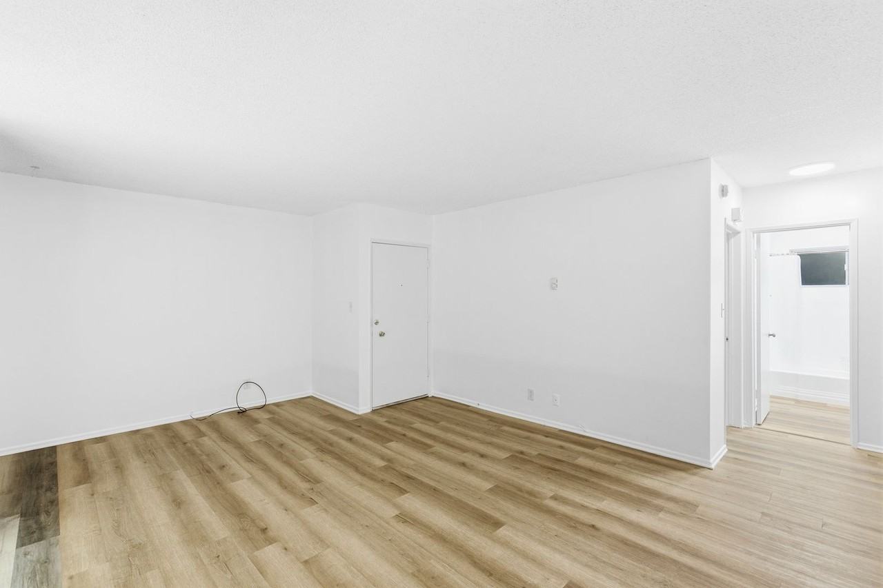 1015 S Westgate Ave - Photo 7 of 30