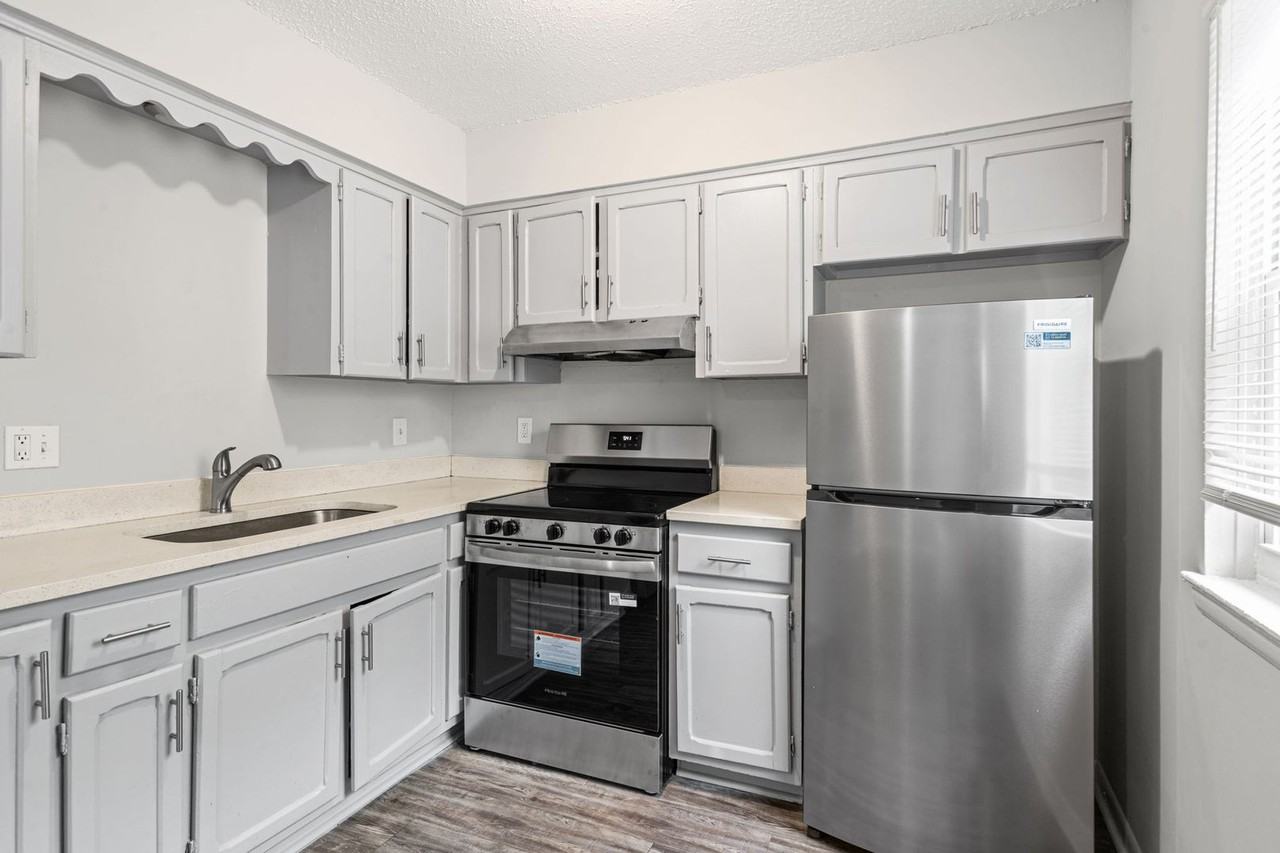 2444 N 38th St - Photo 2 of 26