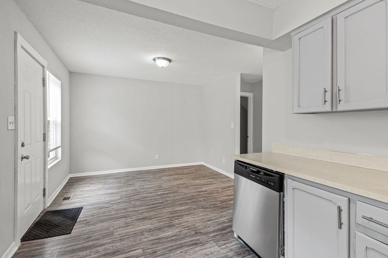 2444 N 38th St - Photo 5 of 26