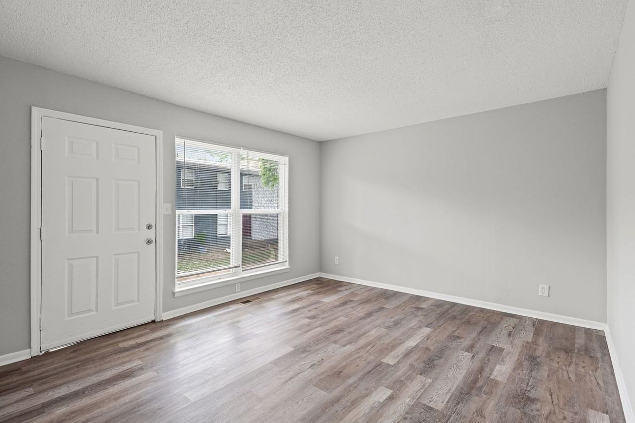 2444 N 38th St - Photo 6 of 26