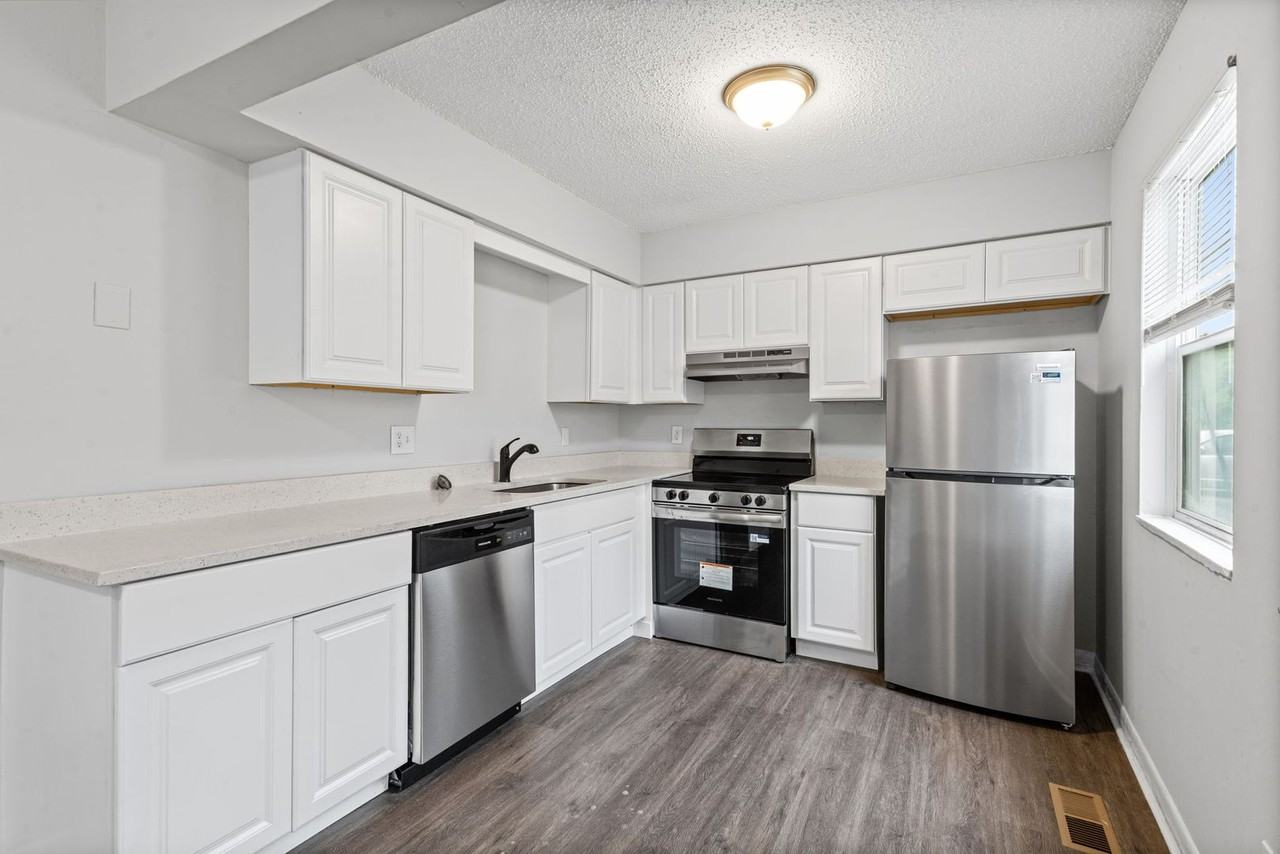 2472 N 38th St - Photo 2 of 27