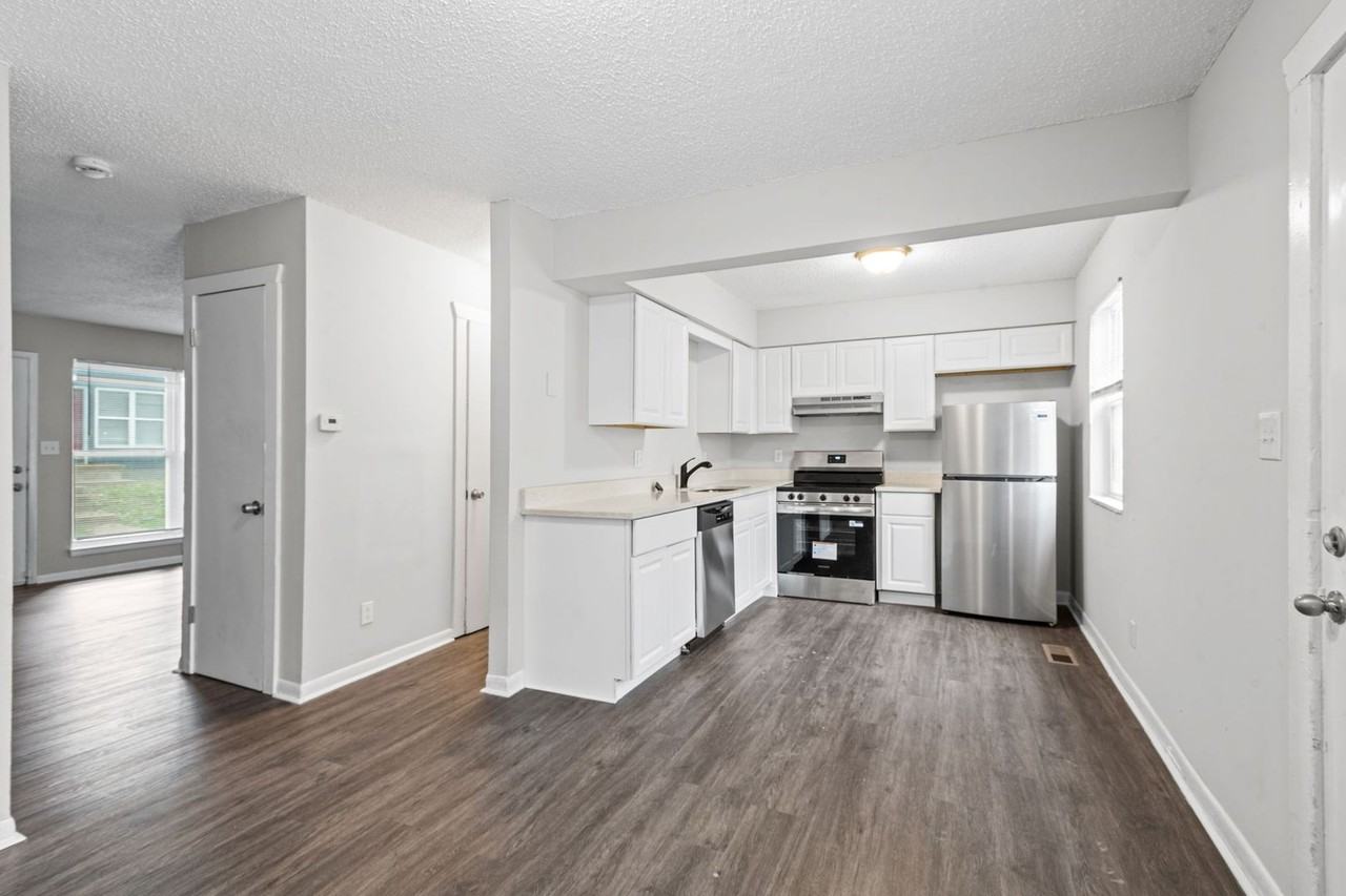 2472 N 38th St - Photo 5 of 27