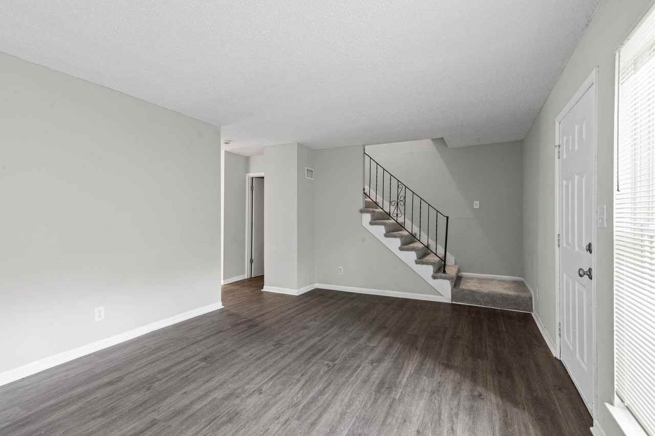 2472 N 38th St - Photo 6 of 27
