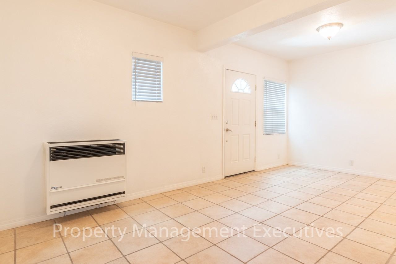 4434 1/2 40th St - Photo 5 of 10